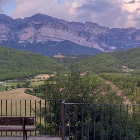 Vistas A La Montana En Un Pueblo Con Encanto. El Pueyo de Araguás Dış mekan fotoğraf